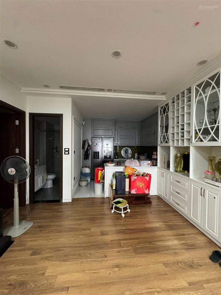 Cần bán căn hộ 3pn2wc, dtich 90m2 (view công viên mới) full đồ đẹp giá 7t, có ra lộc nhẹ!