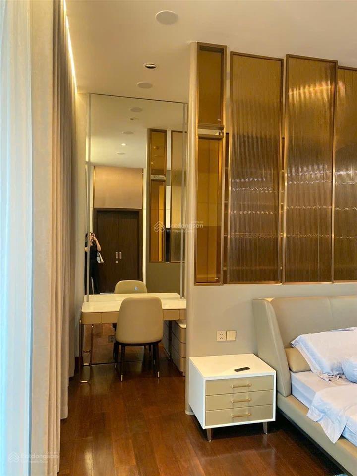 Căn define 4pn tầng cao full nội thất, giá 62 tỷ
