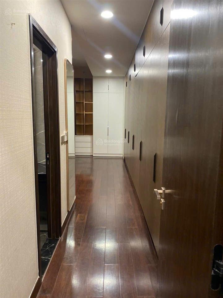 Căn define 4pn tầng cao full nội thất, giá 62 tỷ