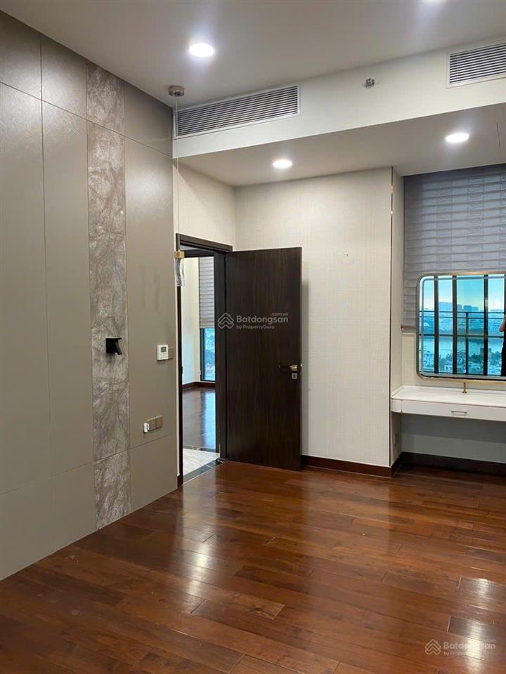 Căn define 4pn tầng cao full nội thất, giá 62 tỷ