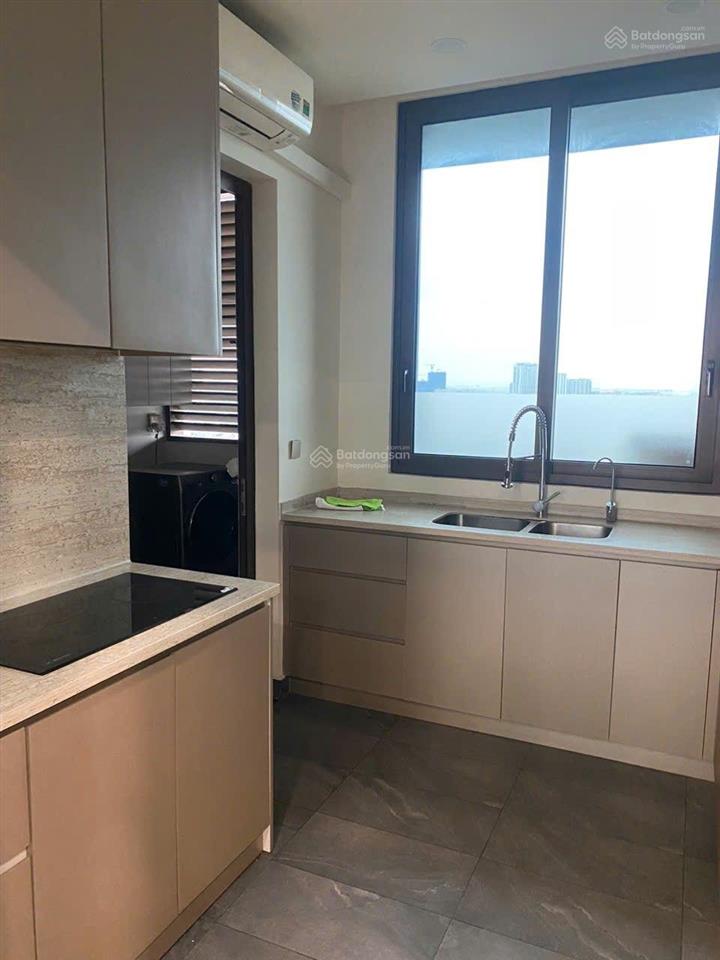 Căn define 4pn tầng cao full nội thất, giá 62 tỷ