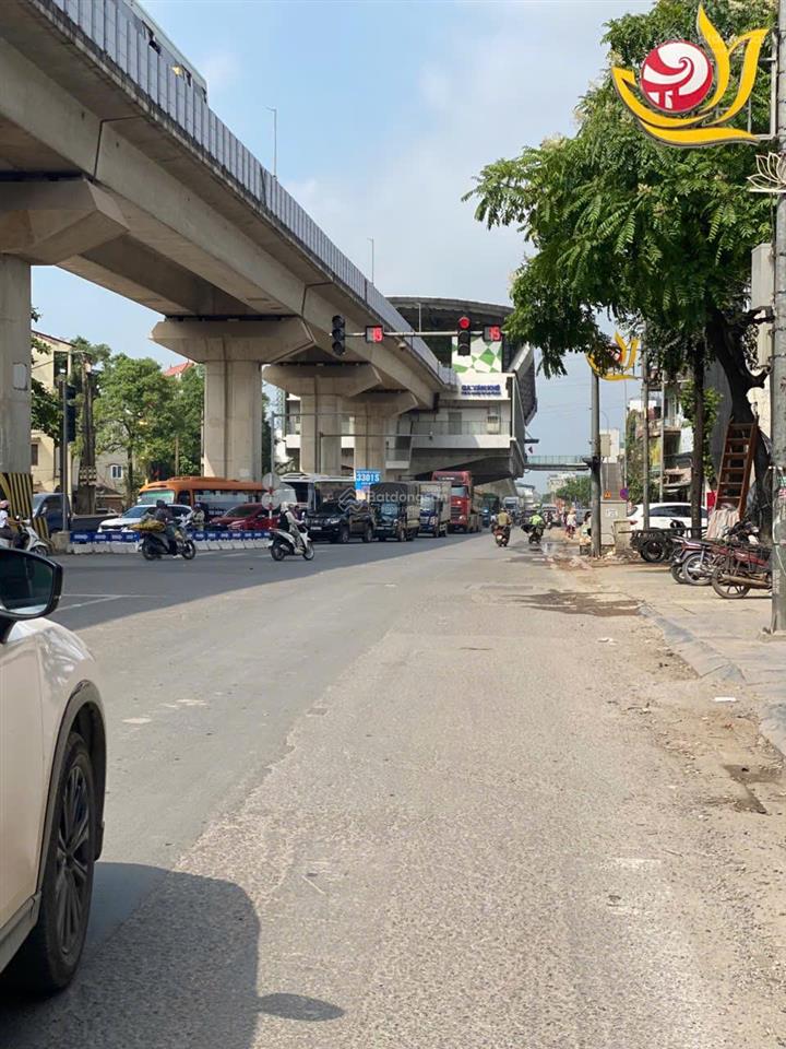 7 tỷ hơn  nhà cạnh ga văn khê  thang máy  40m, mặt tiền 6m  sát mặt phố quang trung  ở sướng