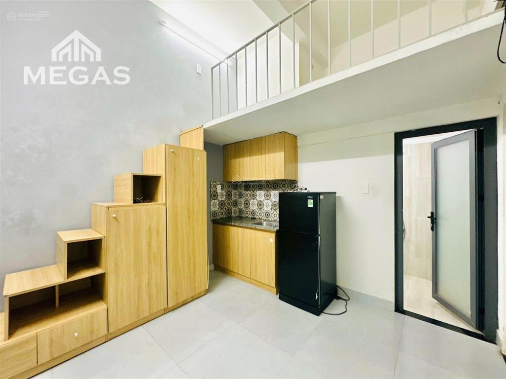 Cho thuê phòng mới  25m2 ban công giếng trời  sạch sẽ an ninh ngay khu đầm sen quận 11