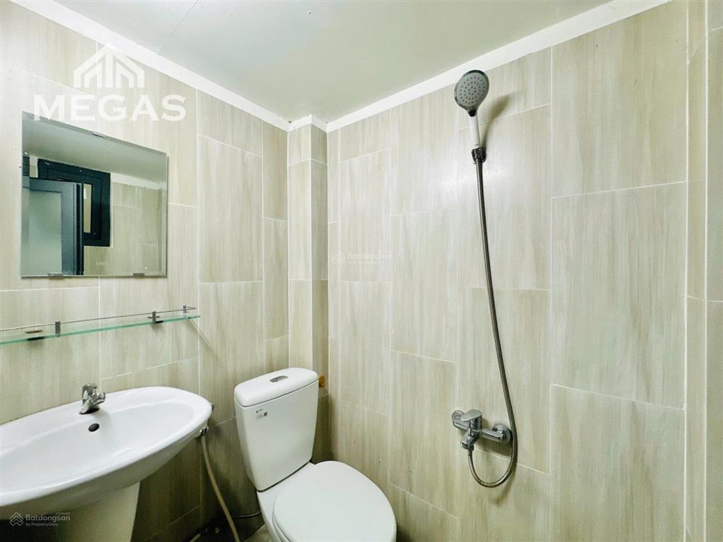 Cho thuê phòng mới  25m2 ban công giếng trời  sạch sẽ an ninh ngay khu đầm sen quận 11