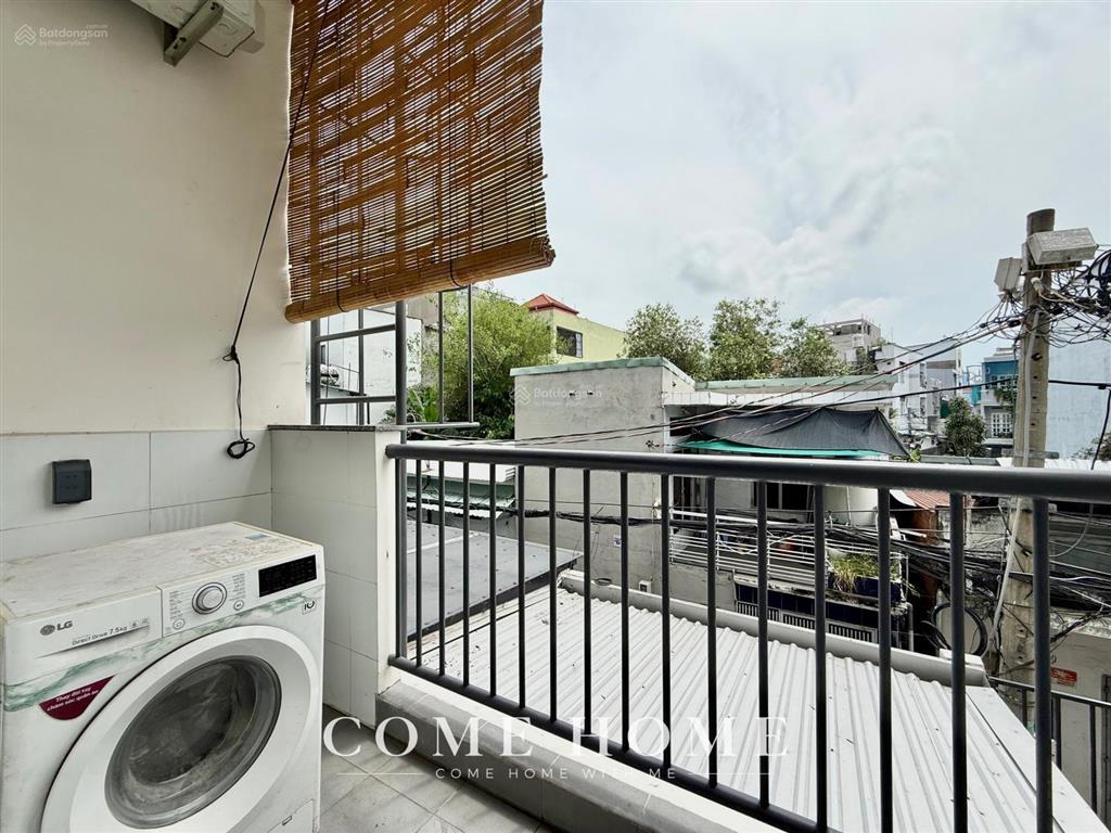 Chính chủ cho thuê phòng 30m2 ban công ngay văn lang emart
