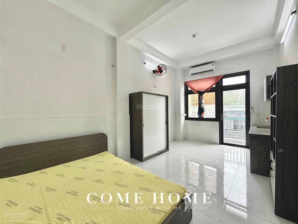 Chính chủ cho thuê phòng 30m2 ban công ngay văn lang emart