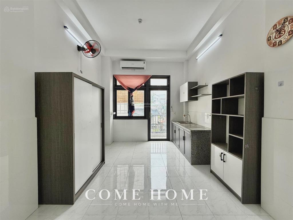 Chính chủ cho thuê phòng 30m2 ban công ngay văn lang emart