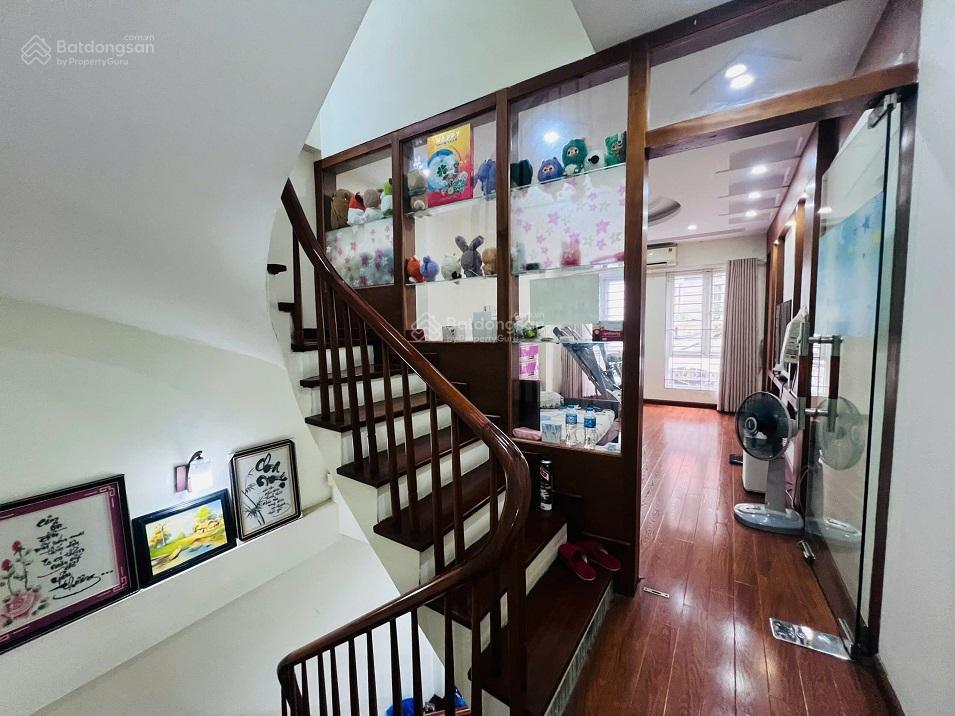 Hàng hiếm, bán nhà riêng phố nguyễn khánh toàn, cầu giấy oto con vào nhà, full đồ 39m2 12.2 tỷ