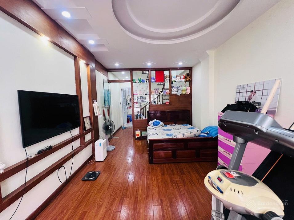 Hàng hiếm, bán nhà riêng phố nguyễn khánh toàn, cầu giấy oto con vào nhà, full đồ 39m2 12.2 tỷ