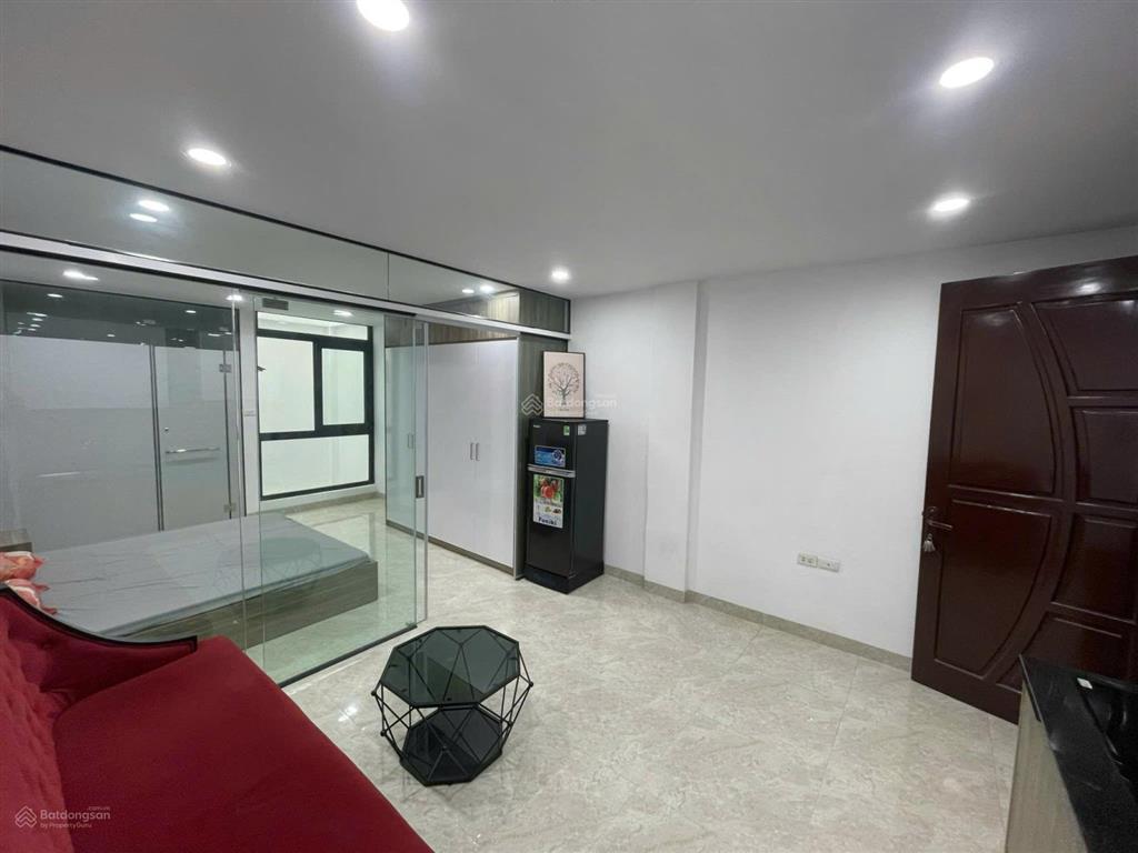 Căn hộ 1k1n full đồ, nhà mặt phố khâm thiên, đống đa, ô tô đỗ cửa, giá thuê 7 triệu/tháng