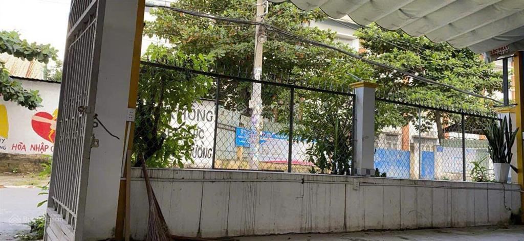 Bán nhà 2 mặt tiền đường đối diện trường học thcs tam đông 1. gần chợ trường học, kdc đông đúc