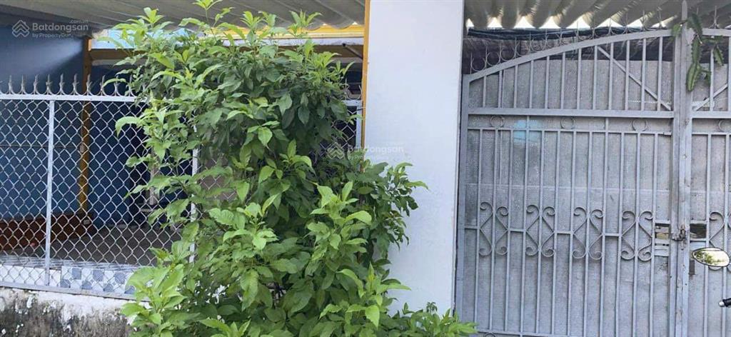 Bán nhà 2 mặt tiền đường đối diện trường học thcs tam đông 1. gần chợ trường học, kdc đông đúc