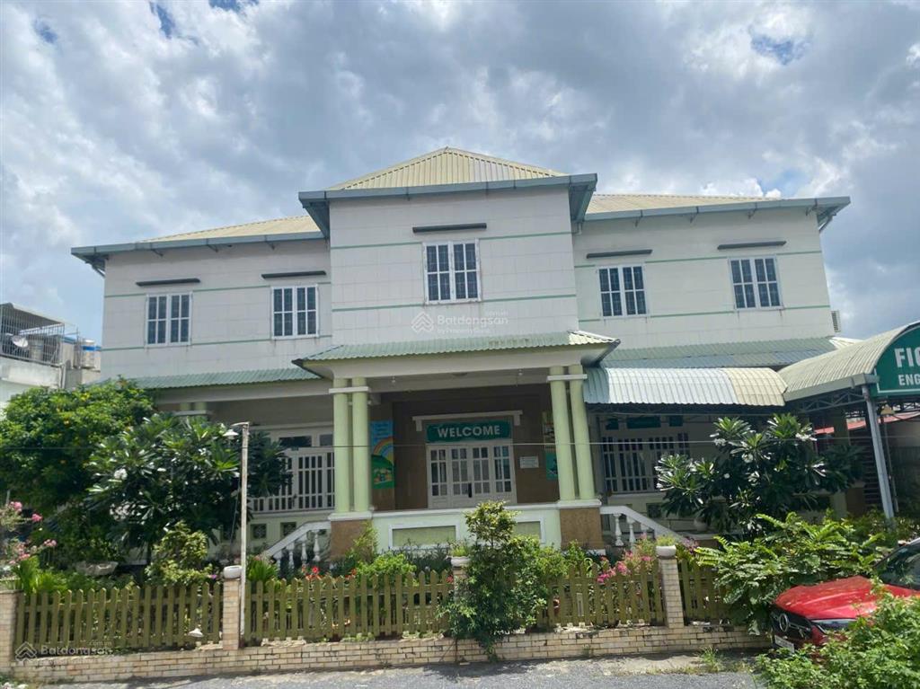 Chính chủ bán biệt thự 1.400m², trung tâm dĩ an, bình dương. cần bán gấp để định cư