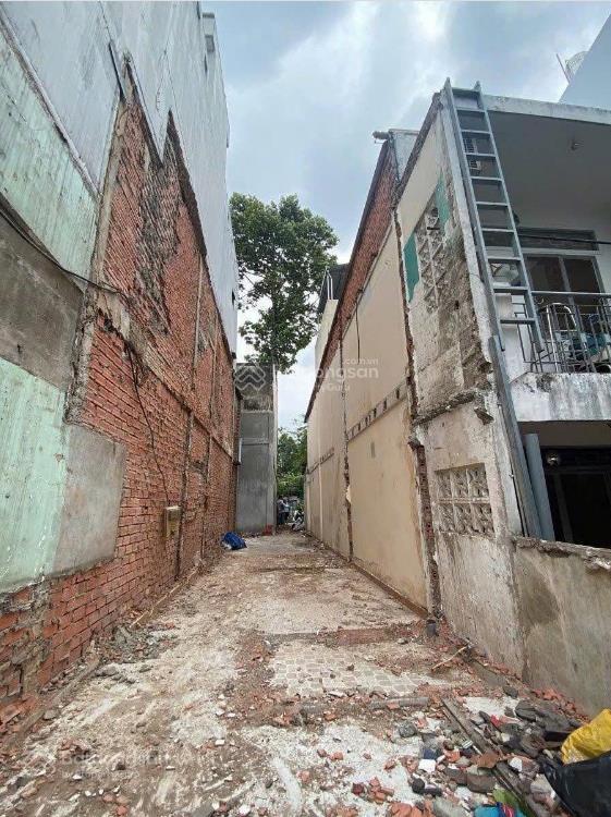 Cần tiền bán gấp nhà mặt tiền hoàng sa  hhmg 1%