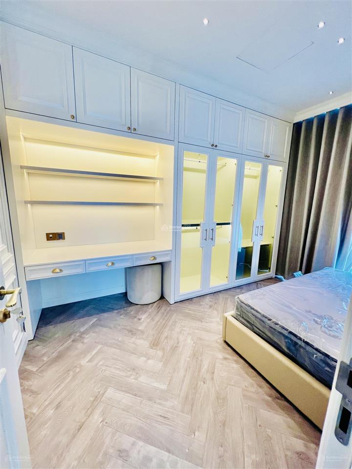 Cần bán gấp căn góc 3pn  111.4m2 toà hateco laroma chùa láng ở ngay, full nội thất, sẵn sổ lâu dài