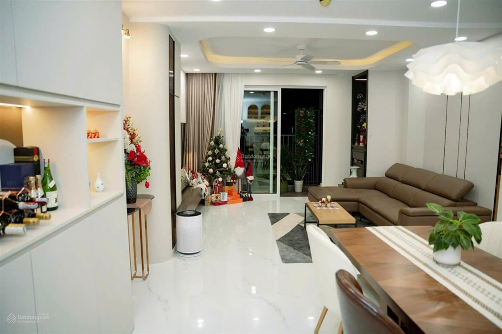 Tôi là nạn nhân trước vẻ đẹp tại căn hộ 3pn tại vista verde ngày 11/06/2026