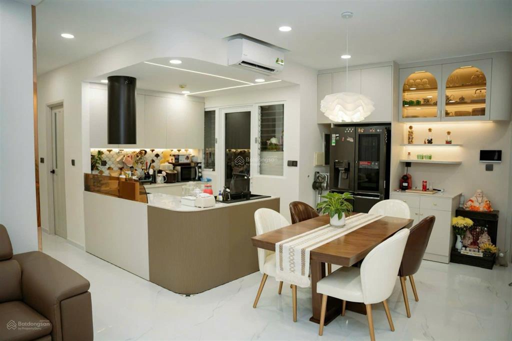 Tôi là nạn nhân trước vẻ đẹp tại căn hộ 3pn tại vista verde ngày 11/06/2026