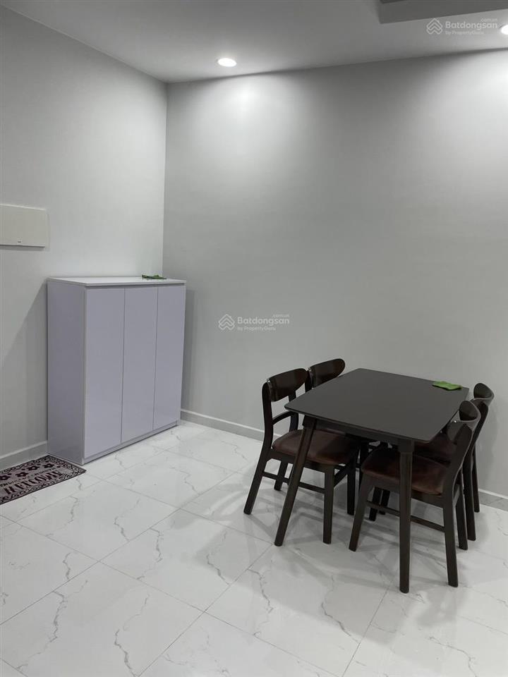 Chính chủ cho thuê căn hộ opal skyline studio giá 4,5tr, máy lạnh vào ở ngay  0985 807 *** vy