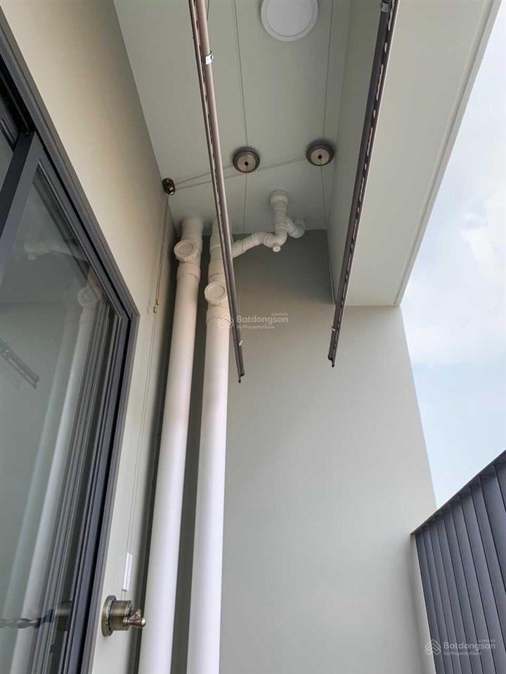 Chính chủ cho thuê căn hộ opal skyline 2pn, 2wc 73m, 3 điều hòa, bếp, hút mùi 5tr  0985 807 *** vy