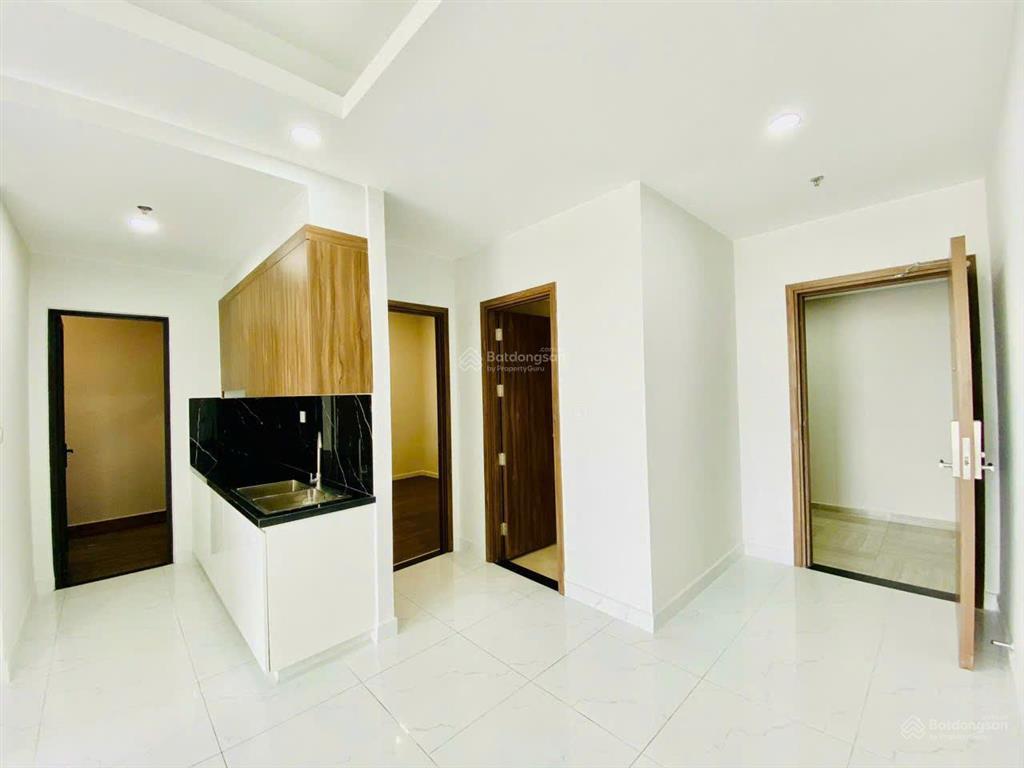 Cần cho thuê căn hộ opal skyline, 2pn, 2wc giá 4tr5 rèm, giàn phơi, dt 65m view landmark 0985 807 ***