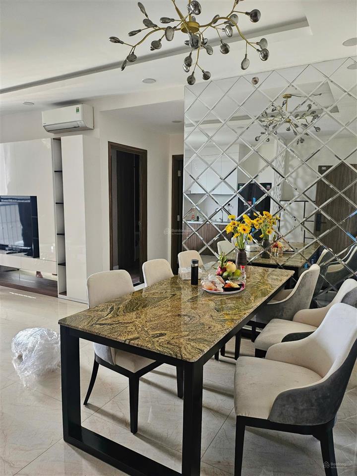 Cần cho thuê căn hộ st.moritz phạm văn đồng.2pn2,wc,71m giá 15tr full view landmark  0985 807 ***vy