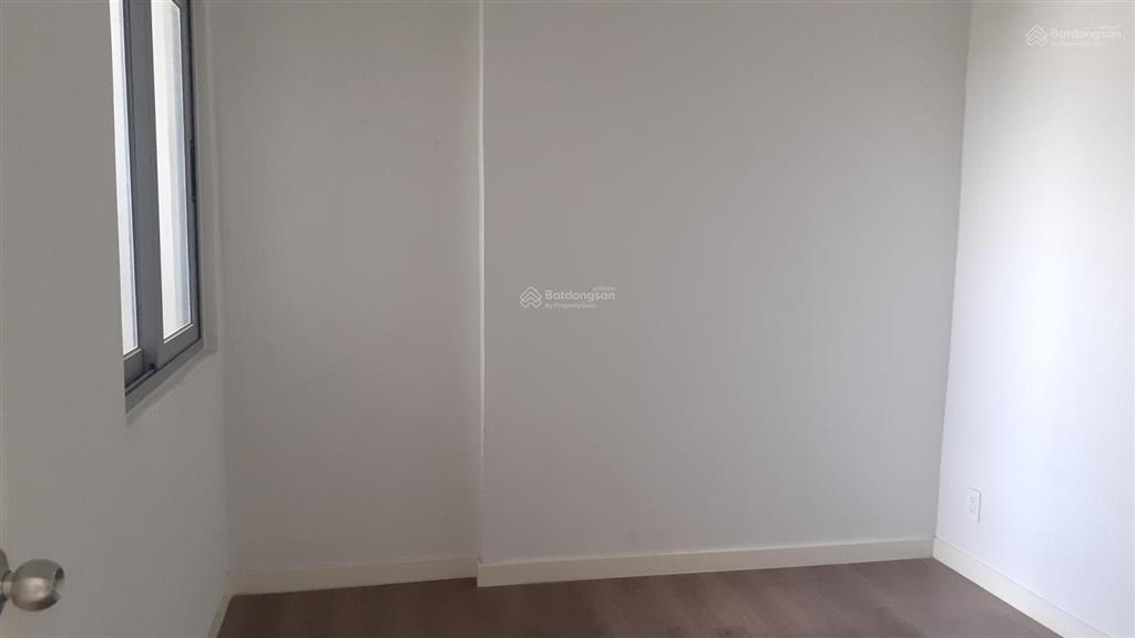 Chính chủ cần cho thuê căn hộ opal skyline 2pn, 2wc, 65m², giá 5tr view hồ bơi  0985 807 *** vy