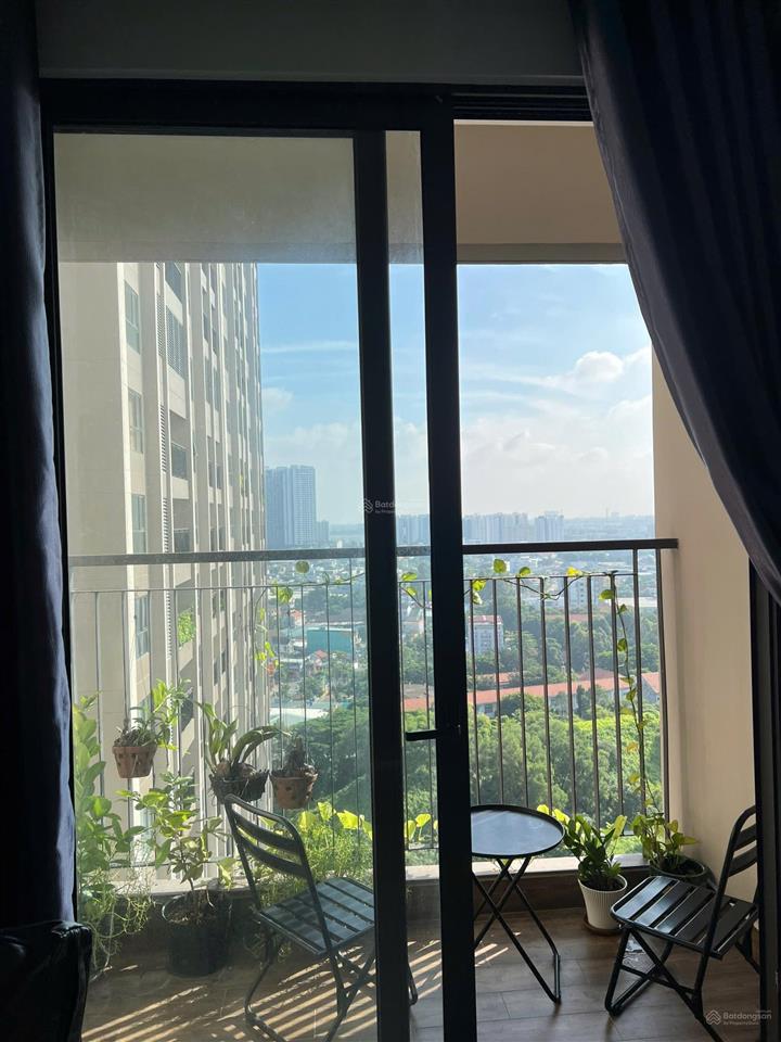 Cho thuê căn hộ opal skyline nguyễn văn tiết 2pn 2wc 65m2 giá 5,5tr/tháng  0985 807 *** vy