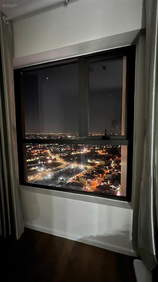 Nhà em không có người ở cần bán căn opal skyline 3pn dt 85m giá 2tỷ7 full nội thất  0985 807 *** vy
