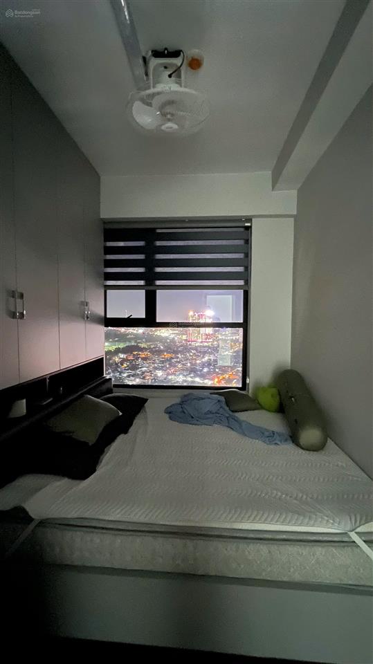 Nhà em không có người ở cần bán căn opal skyline 3pn dt 85m giá 2tỷ7 full nội thất  0985 807 *** vy