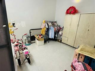 Xe hơi đậu cửa  sổ nở hậu tài lộc