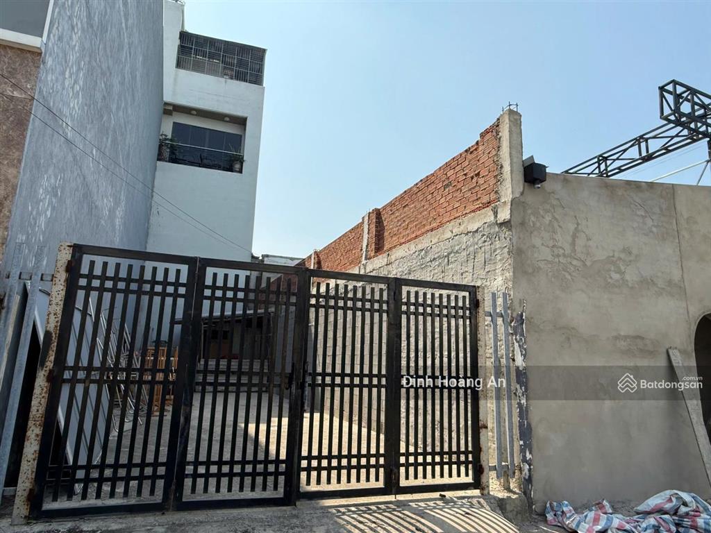 Bán gấp đất hẻm cmt8, p. thủ dầu một, 85,7m2/8,3 tỷ, sổ riêng, xdtd