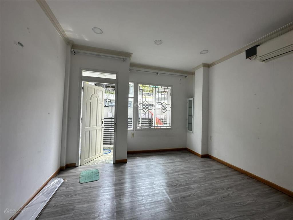 Chính chủ gửi bán nhanh nhà mặt tiền vừa ở vừa kinh doanh ngay bên bến xe quận 8 hồ chí minh