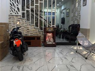 Bán nhà mặt tiền vừa ở kinh doanh dt 132m2 2 sàn 3pn 2wc có ban công, cách bến xe quận 8 chỉ 500m
