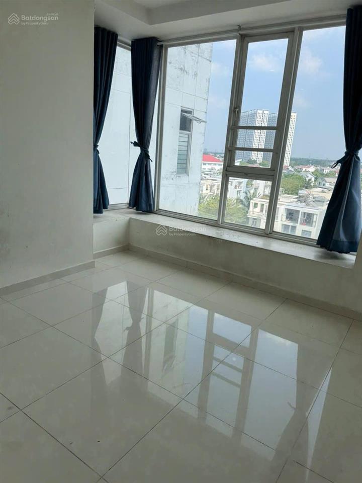 Cho thuê căn hộ happy city 100m2 3pn 2wc có ban công 1 căn tại chung cư
