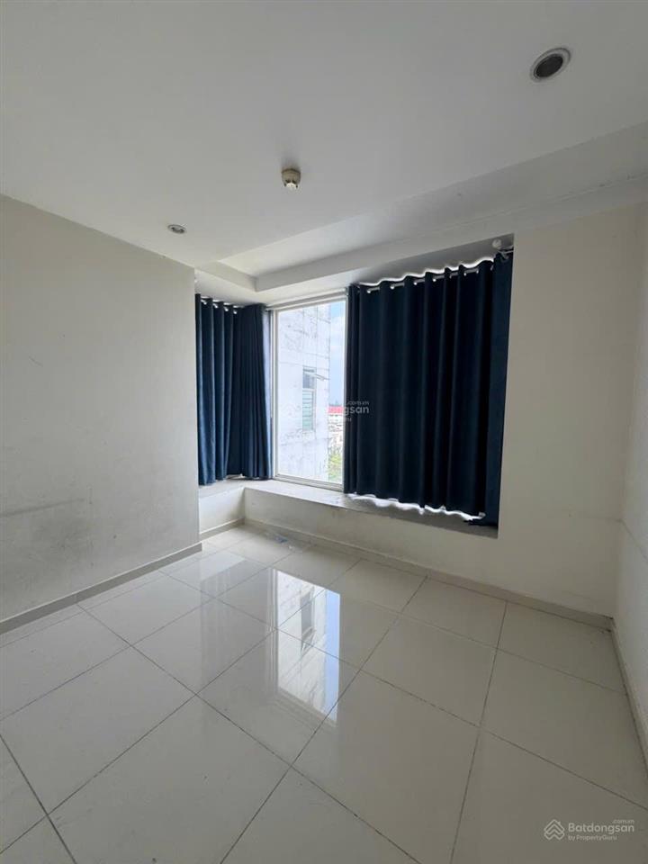 Cho thuê căn hộ happy city 100m2 3pn 2wc có ban công 1 căn tại chung cư