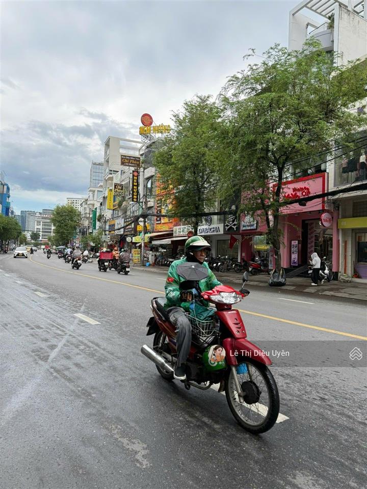 Cho thuê nhà mt nguyễ gia trí, bình thạnh. dt 4,5x20 3tầng, giá 60tr/ tháng.  0901 686 ***. mr thao