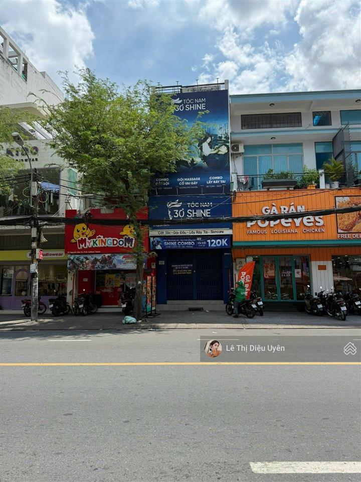 Cho thuê nhà mt nguyễ gia trí, bình thạnh. dt 4,5x20 3tầng, giá 60tr/ tháng.  0901 686 ***. mr thao