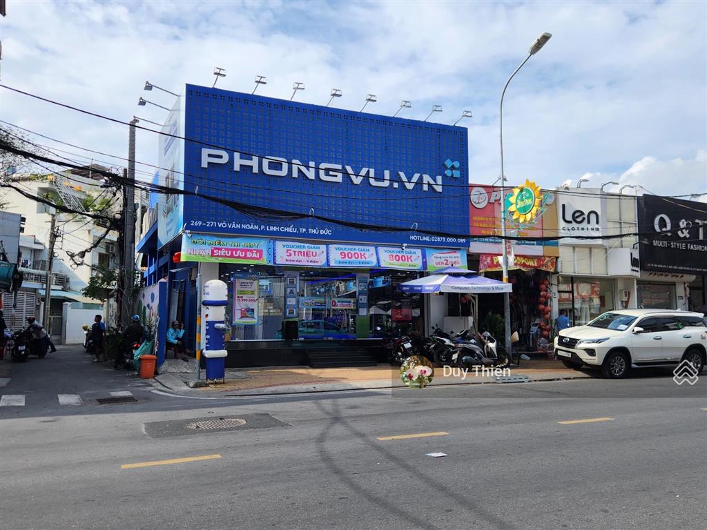 Cho thuê nhà góc 2mt đường võ văn ngân, tp thủ đức, dt 12x20m 2 lầu. giá rẻ.  0901 686 *** mr thao