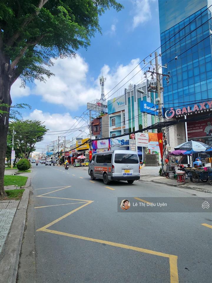Chính chủ cho thuê tòa nhà 209 nguyễn duy trinh. dt 14x40 1hầm 6 tầng 2000m2. giá rẻ.  0901 686 ***
