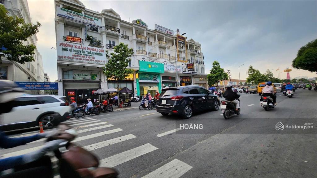Cho thuê nhà mt 366 phan văn trị, p5, gò vấp. dt 6x21m, 4 tầng, ngay emart, giá rẻ.  0901 686 ***