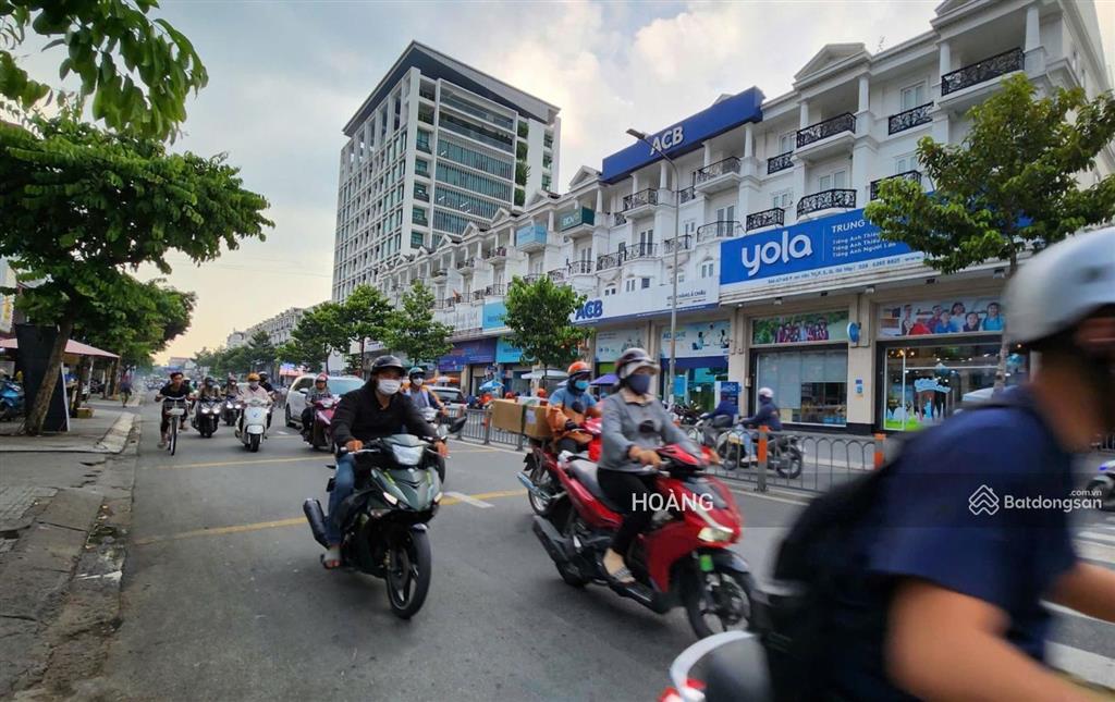 Cho thuê nhà mt 366 phan văn trị, p5, gò vấp. dt 6x21m, 4 tầng, ngay emart, giá rẻ.  0901 686 ***