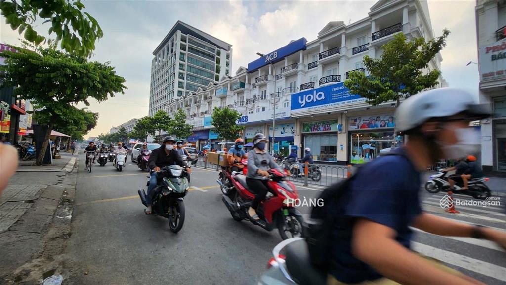 Cho thuê nhà mt 366 phan văn trị, p5, gò vấp. dt 6x21m, 4 tầng, ngay emart, giá rẻ.  0901 686 ***