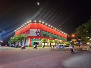 Chính chủ cho thuê góc 2 mặt tiền 156 phạm văn đồng, bình thạnh. dt 35x55 1700m2.  0901 686 ***.