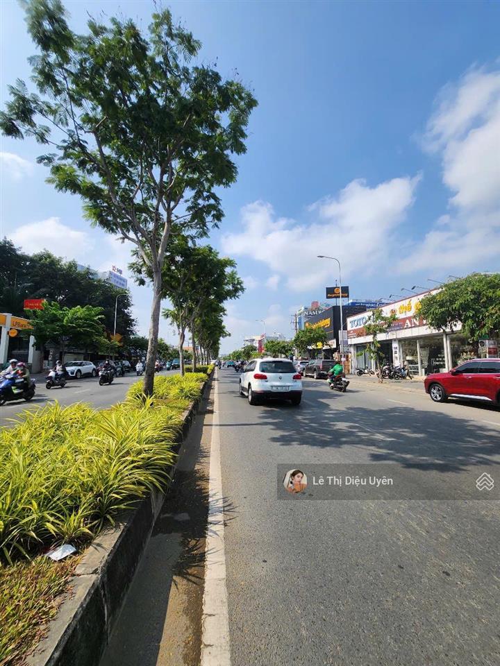 Cho thuê nhà 2mt đường trần não, quận 2, dt 12x25m 5 tầng, giá rẻ.  0901 686 ***. mr thao