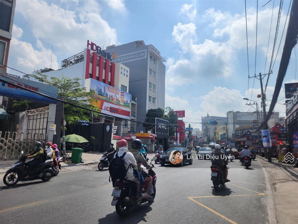Cho thuê nhà mặt tiền lê văn việt, p hiệp phú, q9. diện tích 7x30 3 tầng. giá rẻ.  0901 686 ***
