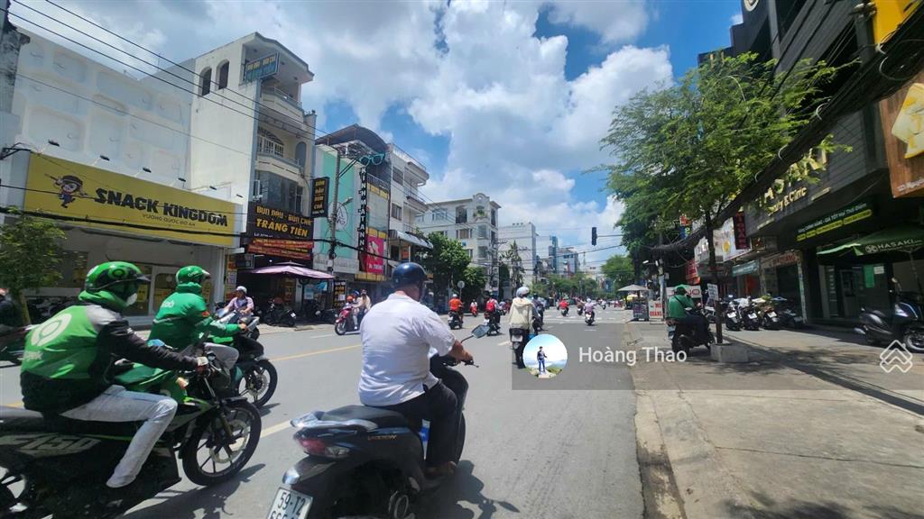 Cho thuê nhà mt nguyễn gia trí, p25, bình thạnh, dt 8x20m trệt 2 lầu. giá rẻ.  0901 686 *** mr thao