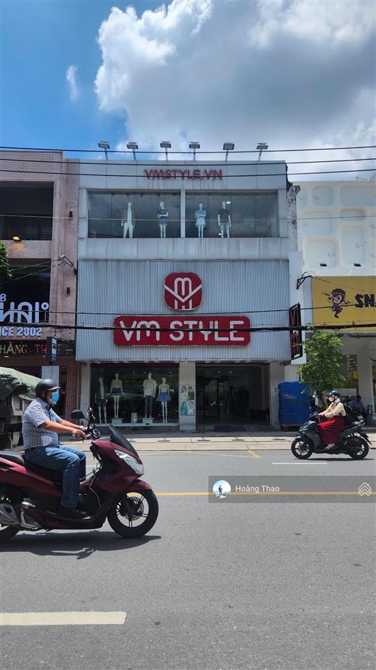 Cho thuê nhà mt nguyễn gia trí, p25, bình thạnh, dt 8x20m trệt 2 lầu. giá rẻ.  0901 686 *** mr thao