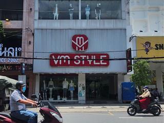 Cho thuê nhà mt nguyễn gia trí, p25, bình thạnh, dt 8x20m trệt 2 lầu. giá rẻ.  0901 686 *** mr thao