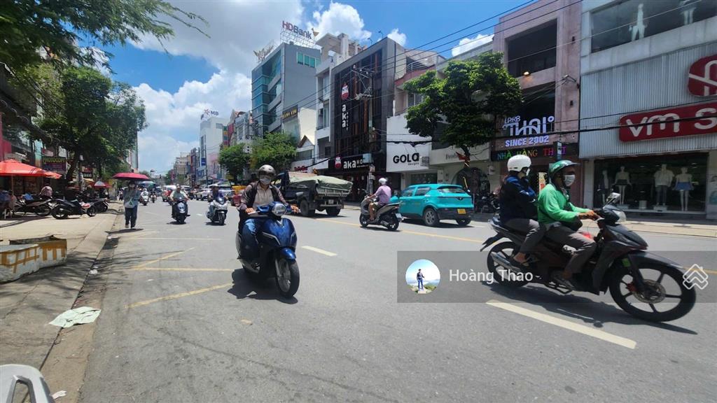 Cho thuê nhà mt nguyễn gia trí, p25, bình thạnh, dt 8x20m trệt 2 lầu. giá rẻ.  0901 686 *** mr thao