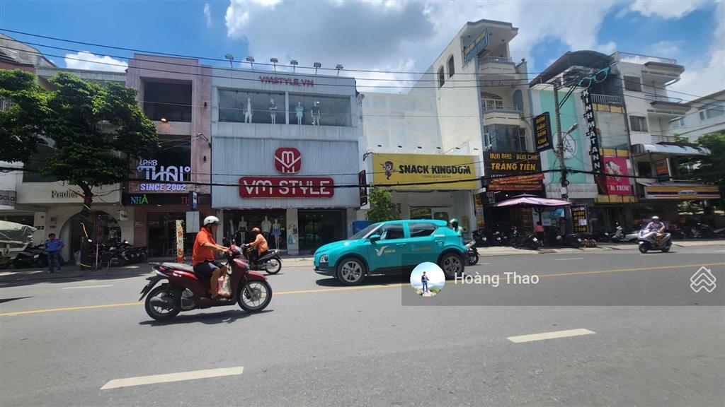 Cho thuê nhà mt nguyễn gia trí, p25, bình thạnh, dt 8x20m trệt 2 lầu. giá rẻ.  0901 686 *** mr thao